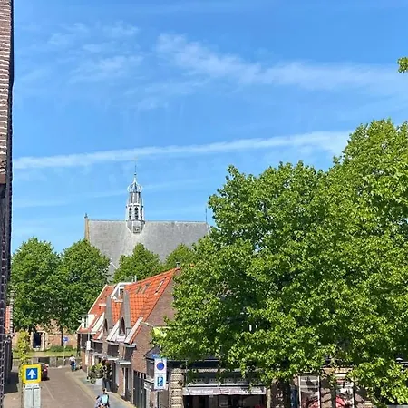 Apartment Ruim Met Terras Rustig Gelegen, Centrum Bergen