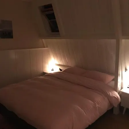 Ruim Met Terras Rustig Gelegen, Centrum Apartmán