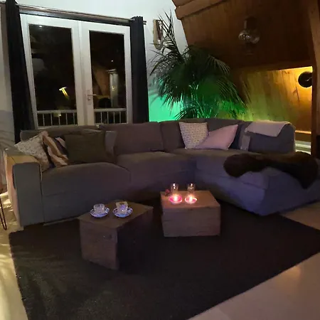 Apartamento Ruim Met Terras Rustig Gelegen, Centrum