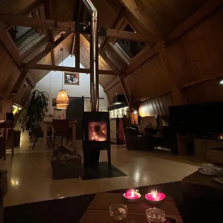 Ruim Met Terras Rustig Gelegen, Centrum Apartamento *