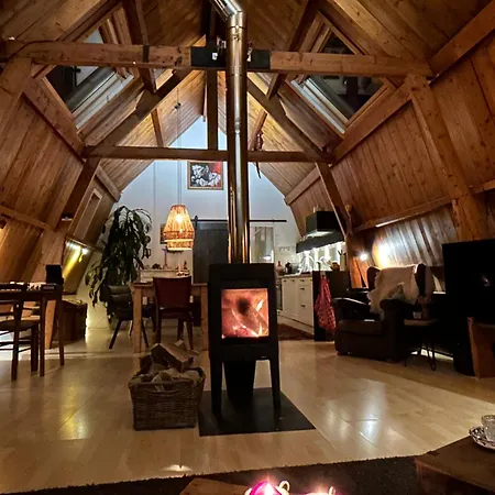 Apartamento Ruim Met Terras Rustig Gelegen, Centrum *