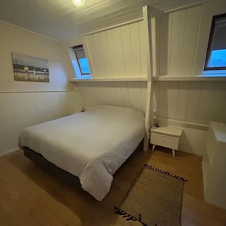 Apartmán Ruim Met Terras Rustig Gelegen, Centrum