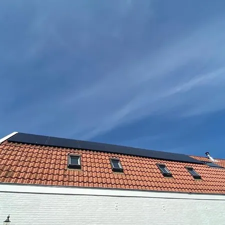 Apartmán Ruim Met Terras Rustig Gelegen, Centrum