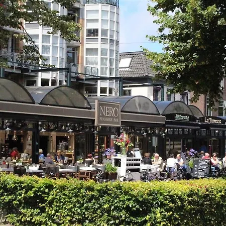 Ruim Met Terras Rustig Gelegen, Centrum Apartamento *