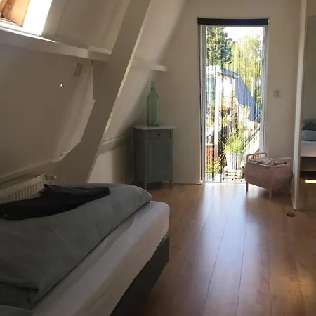 Apartmán Ruim Met Terras Rustig Gelegen, Centrum *
