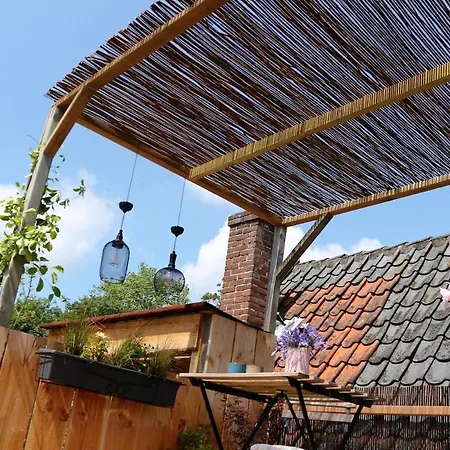 Ruim Met Terras Rustig Gelegen, Centrum *
