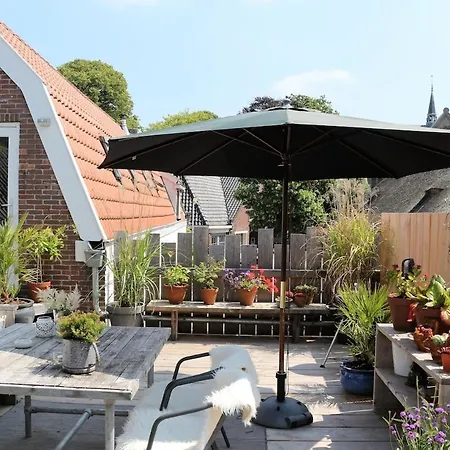 Ruim Met Terras Rustig Gelegen, Centrum *