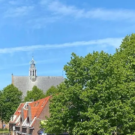 Apartmán Ruim Met Terras Rustig Gelegen, Centrum