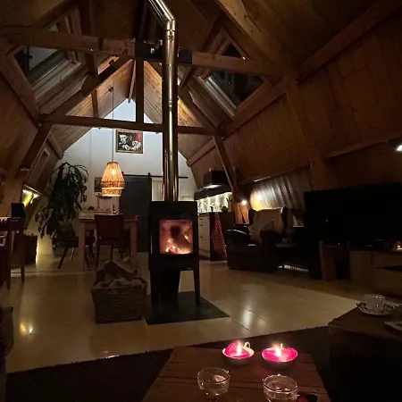 Ruim Met Terras Rustig Gelegen, Centrum Apartamento *