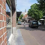 Apartment Ruim Met Terras Rustig Gelegen, Centrum Bergen