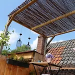 Ruim Met Terras Rustig Gelegen, Centrum *