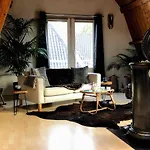 Apartment Ruim Met Terras Rustig Gelegen, Centrum Bergen