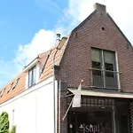 Apartment Ruim Met Terras Rustig Gelegen, Centrum *