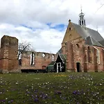 Apartment Ruim Met Terras Rustig Gelegen, Centrum Bergen
