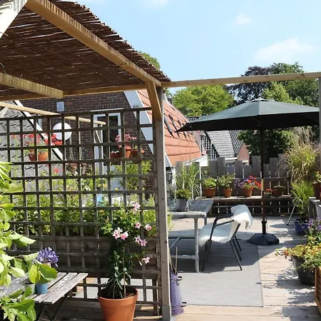 Apartmán Ruim Met Terras Rustig Gelegen, Centrum *