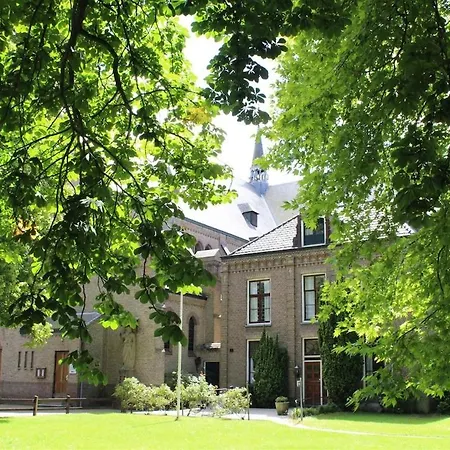 Ruim Met Terras Rustig Gelegen, Centrum *