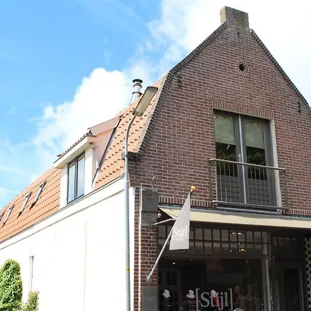 Apartmán Ruim Met Terras Rustig Gelegen, Centrum *