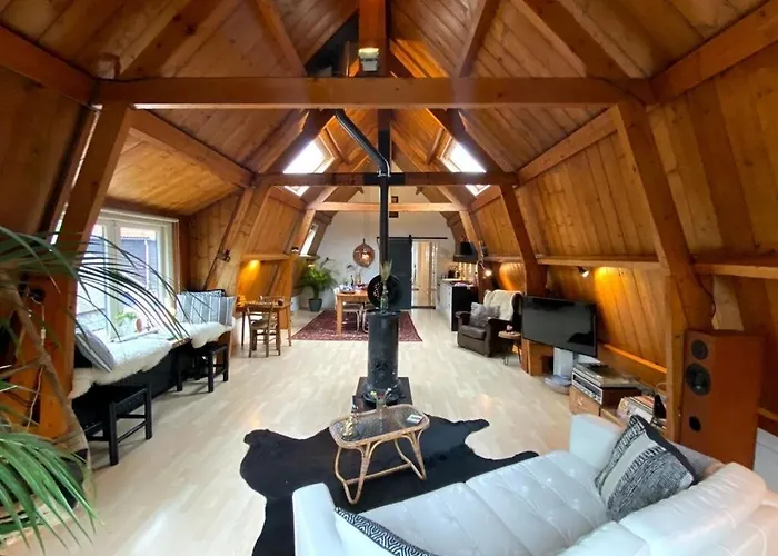 Ruim Met Terras Rustig Gelegen, Centrum *