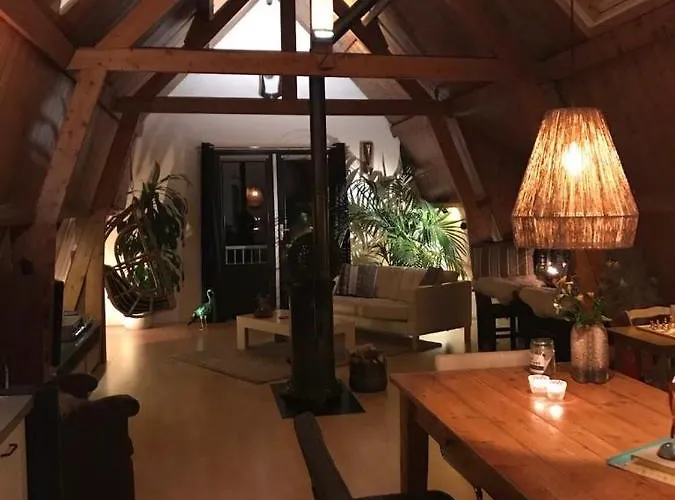 דירה Ruim Met Terras Rustig Gelegen, Centrum *