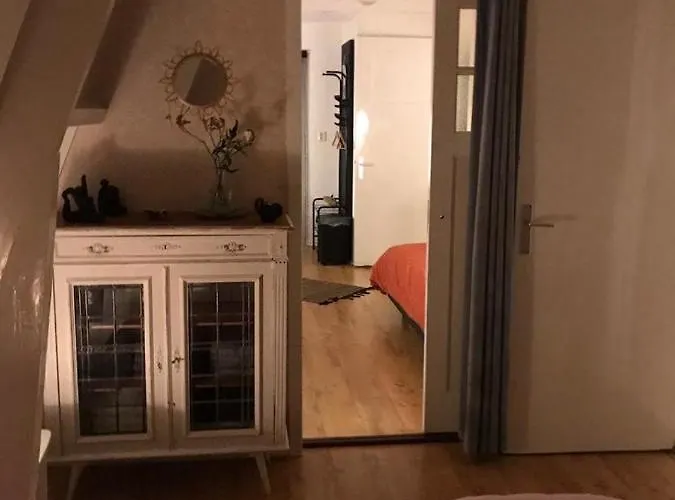 Ruim Met Terras Rustig Gelegen, Centrum * ברחן