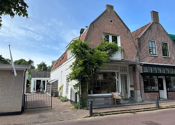 דירה Ruim Met Terras Rustig Gelegen, Centrum *