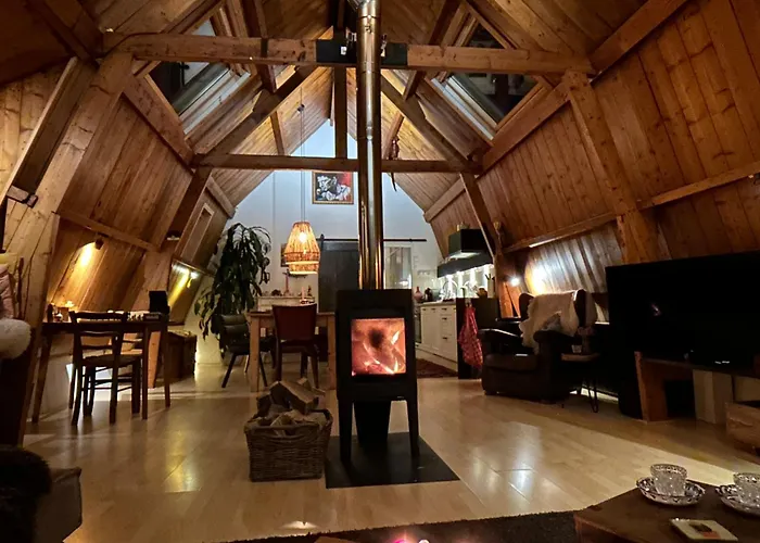 דירה Ruim Met Terras Rustig Gelegen, Centrum *