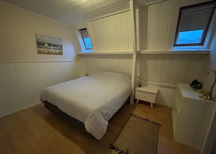 דירה Ruim Met Terras Rustig Gelegen, Centrum