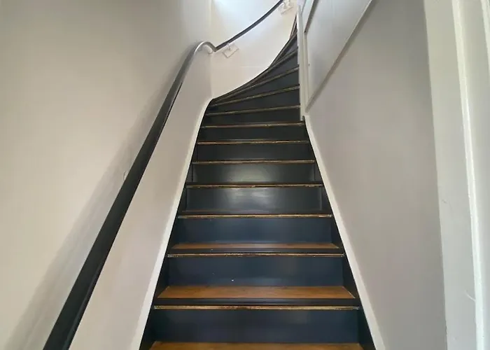 Ruim Met Terras Rustig Gelegen, Centrum דירה