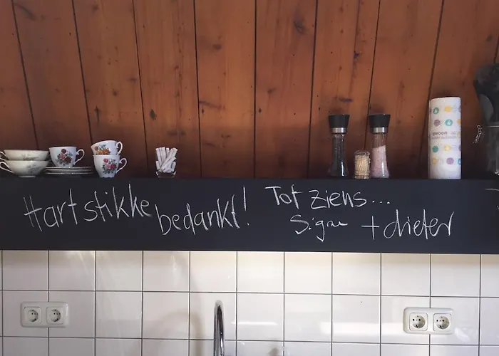 Ruim Met Terras Rustig Gelegen, Centrum * ברחן