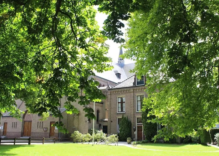 Ruim Met Terras Rustig Gelegen, Centrum *