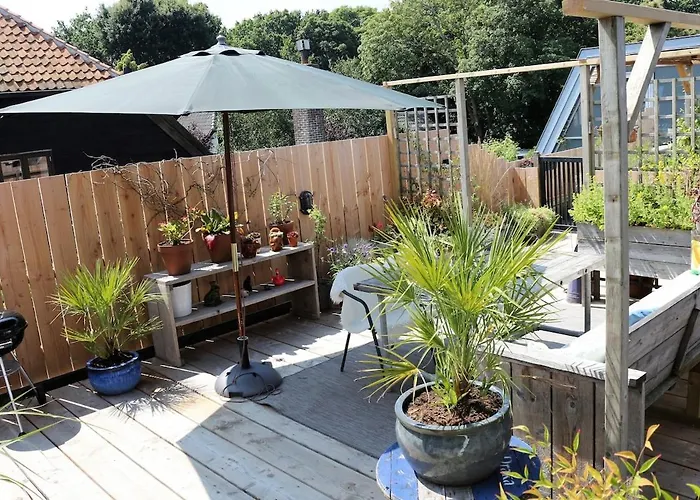 Ruim Met Terras Rustig Gelegen, Centrum דירה ברחן