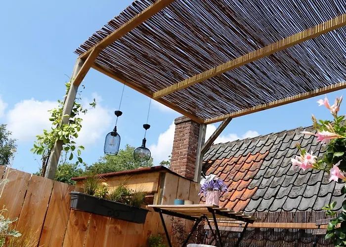 Ruim Met Terras Rustig Gelegen, Centrum *