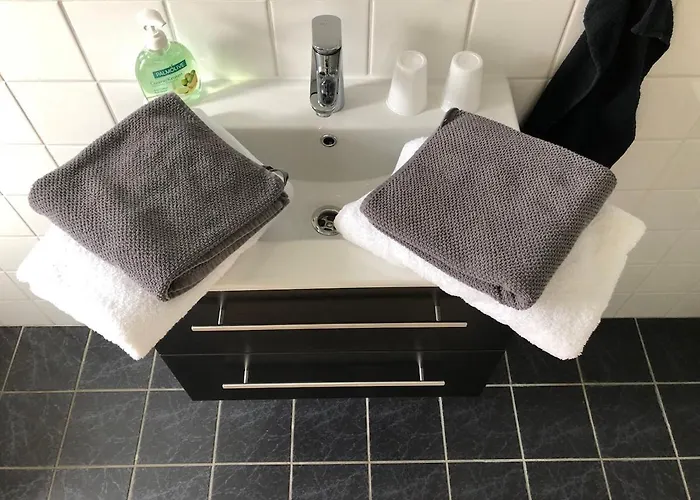 Ruim Met Terras Rustig Gelegen, Centrum * ברחן