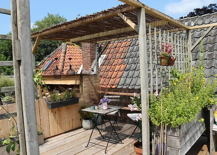 Ruim Met Terras Rustig Gelegen, Centrum * ברחן