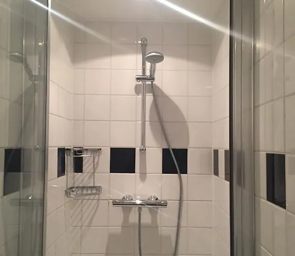 Ruim Met Terras Rustig Gelegen, Centrum * ברחן