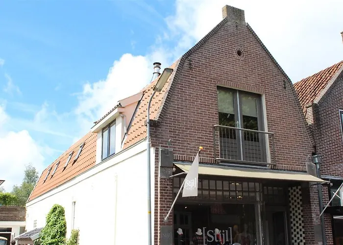 דירה Ruim Met Terras Rustig Gelegen, Centrum *