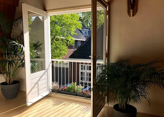 Ruim Met Terras Rustig Gelegen, Centrum דירה ברחן